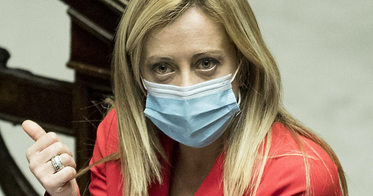 Giorgia Meloni, la foto di Capodanno con la figlia Ginevra ...