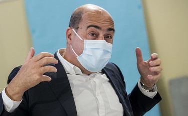 La faccia tosta di Zingaretti. Ora è contro “i giochi di potere”, che vergogna…