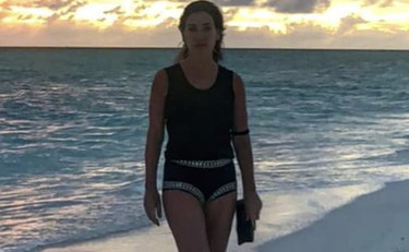 Paola Turci e Francesca Pascale shopping insieme. Il dettaglio che non sfugge