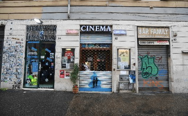 Su cinema e teatri cala il sipario