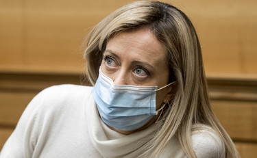 Scoperto l'ennesimo bluff del commissario. Meloni annienta Arcuri