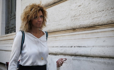 Nei Cinque stelle divampa la rabbia contro Renzi. Durissima la Lezzi