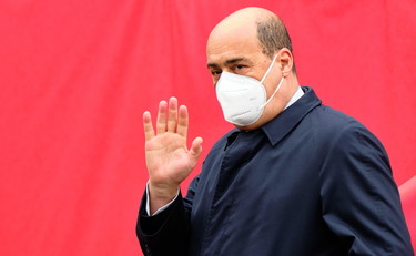 Zingaretti ficca le dita negli occhi di Renzi. Così vogliono rifare un governo…