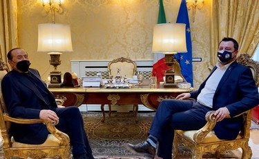 Salvini e Berlusconi, la strategia per il governo: sostegno a Draghi senza veti