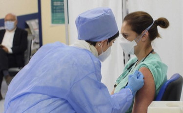 Pfizer e Moderna, meno anticorpi contro variante sudafricana