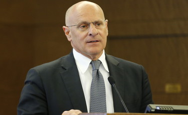 Non merita di essere chiamato professore. Anche Rampelli contro Gozzini