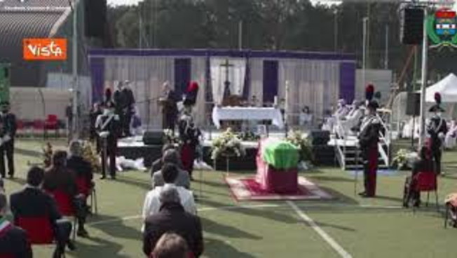 Funerale Attanasio a Limbiate, l'omaggio dei familiari al carabiniere morto per proteggerlo