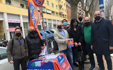 Toti batte un colpo su Roma: la ricetta per la Capitale. Ma resta il nodo del candidato sindaco