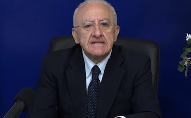 Sardegna prima in zona bianca, in Campania chiudono le scuole