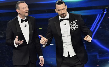 Ibrahimovic a Sanremo: Qui mi sento piccolo. Poi detta le regole ad Amadeus