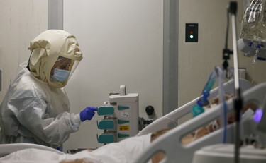 Terza ondata inarrestabile: su il tasso di positività e i ricoveri