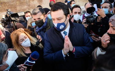 Covid, Salvini lancia una commissione d'inchiesta sulle colpe della Cina