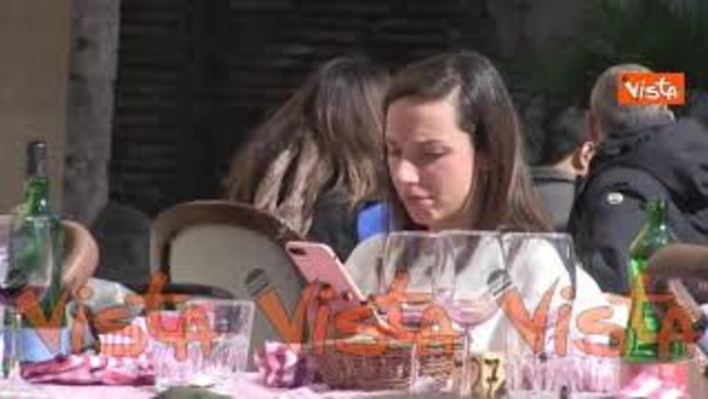 Lazio in zona rossa da lunedì. Le immagini degli ultimi tavoli pieni dei ristoranti romani