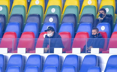 Zaniolo assediato dai paparazzi sotto casa: la denuncia ai Carabinieri con mamma Francesca