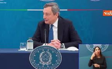 Operatori sanitari no vax, arriva la stangata del premier: non va bene, faremo un decreto ad hoc | VIDEO