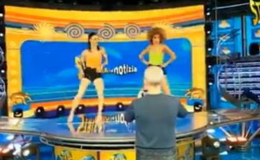 Rissa tra veline a Striscia la Notizia. Il dietro le quinte è clamoroso