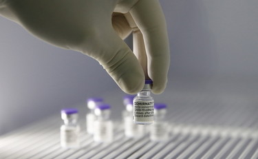 AstraZeneca resta un rebus. In arrivo 1,5 milioni di Pfizer