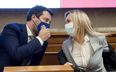 Arcuri indagato per le mascherine? Salvini e la Meloni lo spianano così