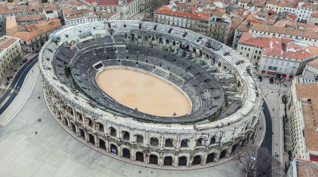 La Raggi confonde anche il Colosseo. Il video della sindaca è clamoroso