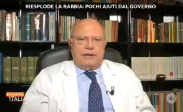 Ema se ne lava le mani, la fucilata di Galli sulla sceneggiata dei vaccini