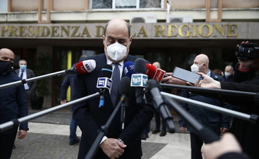 Il campitombolo sulle assunzioni è anche colpa di Zingaretti: le clientele dipendono pure da lui