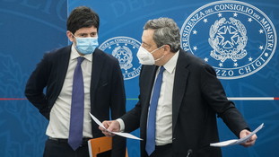Draghi si è stufato e dice basta a Speranza: caccia ad un nuovo ministro della Salute