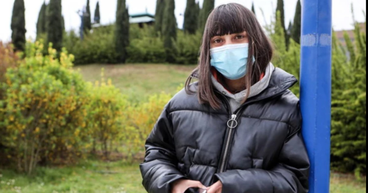 Ragazza Lesbica Cacciata Di Casa Dai Genitori