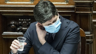 Una decisione in 24 ore, Speranza si gioca tutto. La mossa di Draghi, lo fa fuori?