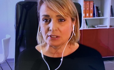 Alcol e sigarette più pericolosi. Cosa dice l'immunologa sul vaccino