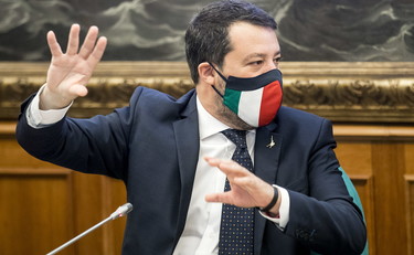 Adesso il calendario delle riaperture. Salvini accelera su bar e ristoranti