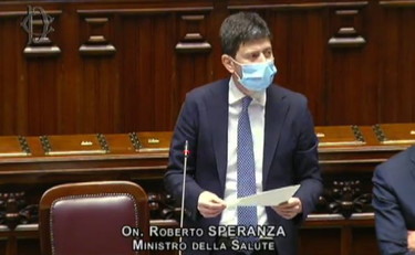 Speranza: AstraZeneca sicuro, salva la vita delle persone