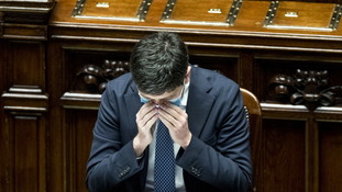 Scontro nel Governo sulle riaperture. Il retroscena sulla resa di Speranza e del Pd