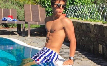 Accusa di stupro per il figlio di Grillo. Racconto choc dei pm: vittima afferrata per i capelli, ubriacata a forza e violentata