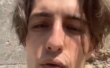 Una donna denuncia violenza quando riesce. Damiano dei Maneskin e le dichiarazioni disumane di Grillo | VIDEO