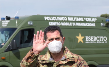 Vaccino agli under60, no, prima i fragili. Scontro tra Figliuolo e la Regione Lazio