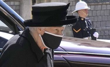 Sono la fidanzata di Andrea. Così entra a casa Windsor. Elisabetta sotto choc