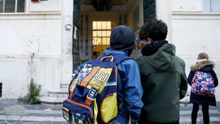 Tre orari diversi per entrare in classe. Scuola, il piano per Roma e il Lazio
