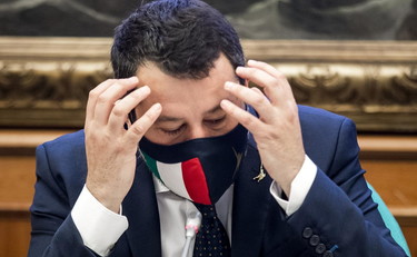 Centri commerciali, saltano le riaperture nei weekend. Ira di Salvini: Altro schiaffo al lavoro