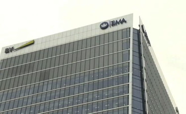 Vaccini, Ema raccomanda di somministrare seconda dose AstraZeneca