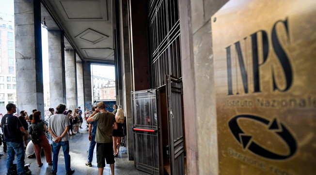 Pensioni, Quota 100 scompare dal Recovery plan. Stop a fine anno