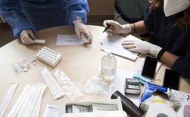 Pasticcio e guerra giudiziaria sulle cure per il Covid. Si torna a tachipirina e vigile attesa