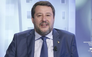 Grillo non rispetta le donne. Così Salvini lo massacra sul video