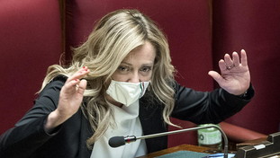 Dannoso e va abolito Giorgia Meloni scatena la guerra alla Camera sul coprifuoco