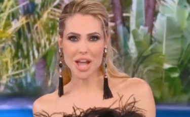 Patetici, banali e bugiardi: Zorzi e la Blasi annientano i naufraghi dell'Isola dei famosi