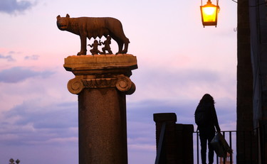 Il Campidoglio non riconosce figlia di coppia gay, il Tribunale civile lo boccia