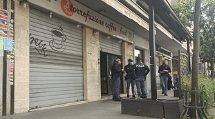 Uomo trovato impiccato nel suo bar della Tiburtina
