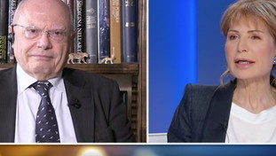 Aveva torto... La Gruber inchioda Galli sulle riaperture. Come se la cava il prof