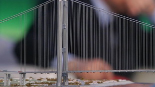 L'ultima giravolta M5s, ora vogliono il Ponte. E Rousseau massacra Grillo