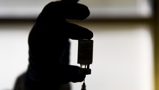 Stop al vaccino italiano, disastro ReiThera. La Corte dei Conti boccia il finanziamento