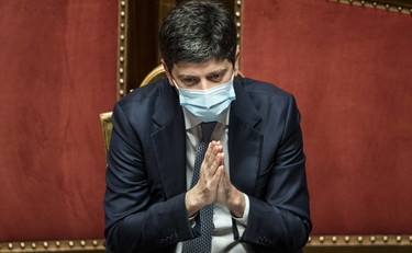 Basta allarmismi e paure, fateci tornare uomini liberi